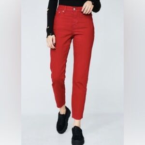 Levi’s “Cherry Wedgie Icon Fit” Ankle Jean